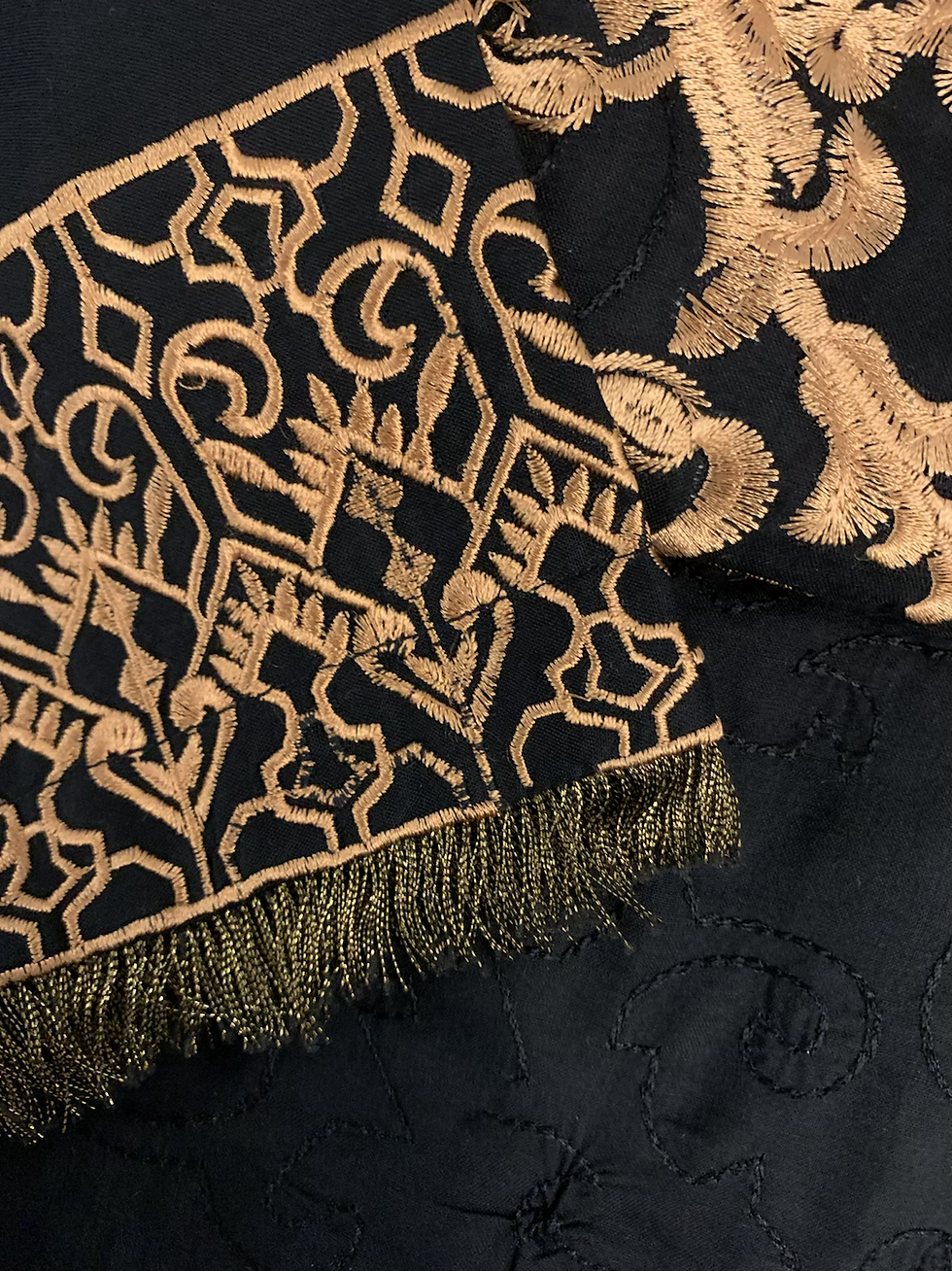 Thumbnail: Baroque Black