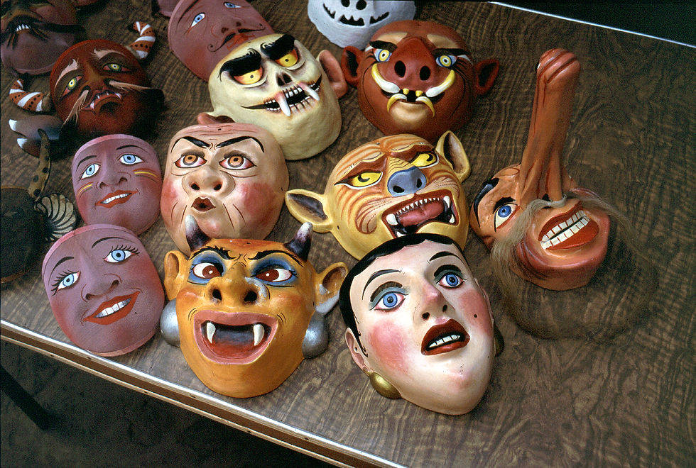 Máscaras de fiesta en Pisac