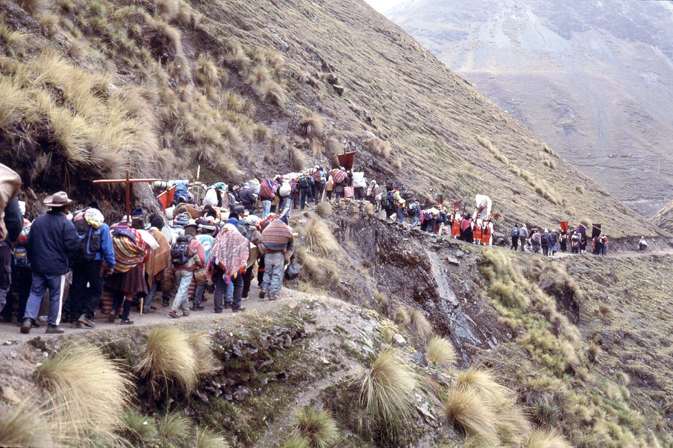 Peregrinaje a Fiesta del Qoyllurity