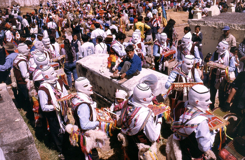 Cápaq Chunchos en cementerio