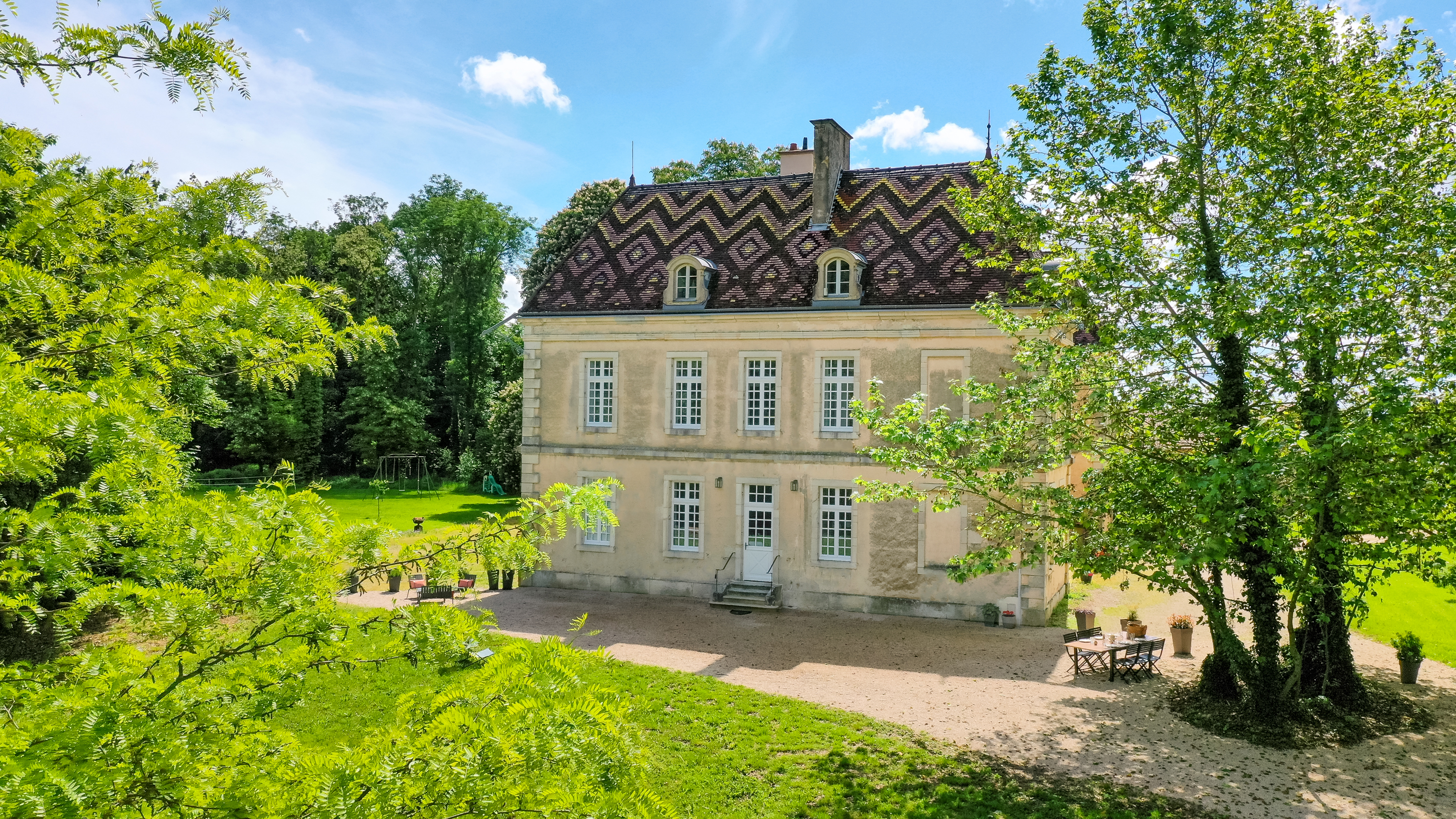     Le Château de Bretenière, un magnifique géré par Les Suites Indivio !