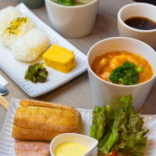 期待以上の美味しさ2種のスープが選べる朝食セット
