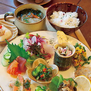 40種以上の食材を使う栄養充実リゲルランチ。