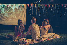 Au Nhi Movie Night