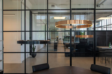 Inspirierendes Büro im Industriestil