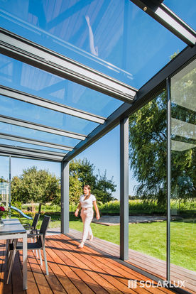 Solarlux GmbH Produktfoto Terrassendach, Pergola, Glasfaltwand, Wintergarten