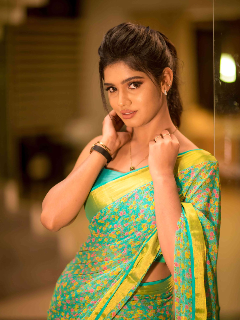 Pranika Dhakshu in a stunning South Indian bridal makeup look by Jeevitha Makeup Artistry at ER Makeup Studio, best celebrity makeup artist in Chennai. Flawless bridal makeup with bold eyes, radiant skin, and deep red lips. Chennai’s top bridal makeup artist | Best South Indian bridal makeup artist | South Indian celebrity makeup artist | Famous bridal makeup artist in Chennai | Chennai best celebrity makeup artist | Nearby makeup artist.