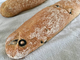 Glutenfreie Olivenbaguette