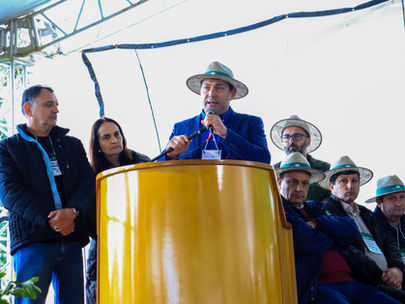 Fundo Mate, produto na merenda escolar e memorial: Os pedidos do deputado Paparico Bacchi na Festa da Erva-Mate em Viadutos