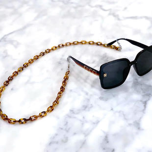 Glasses  and sunglasses Chains