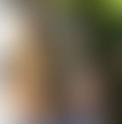 Transparent hair comb with crystals