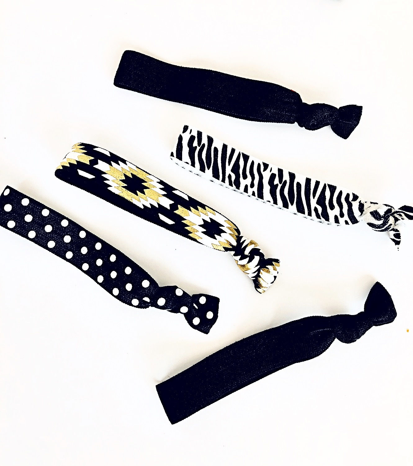 Glaming it up in Black, White & Gold