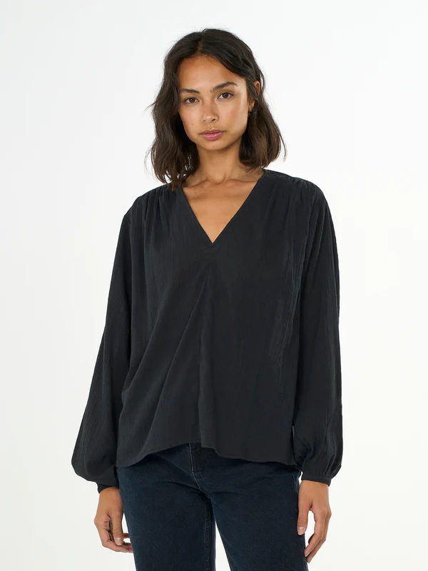 Cotton_crepe_a-shape_volume_sleeved_shirt-Shirts-2090010-1300_Black_Jet-1_600x.webp