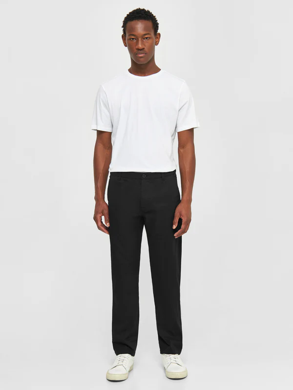 CHUCK_regular_chino_poplin_pant-Pants-70246-1300_Black_Jet-1_600x.webp