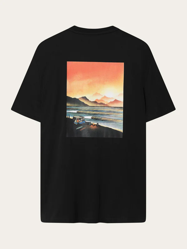Loose_camp_front_print_t-shirt-T-shirts-1010028-1300_Black_Jet_600x.webp