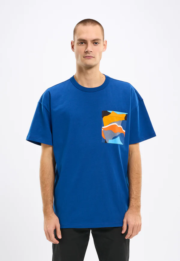 Oversize_t-shirt_with_poplin_pocket_with_print-T-shirts-1010005-1065_Limoges-1_600x.webp