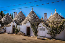 giuseppedio-trulli-5251121_640