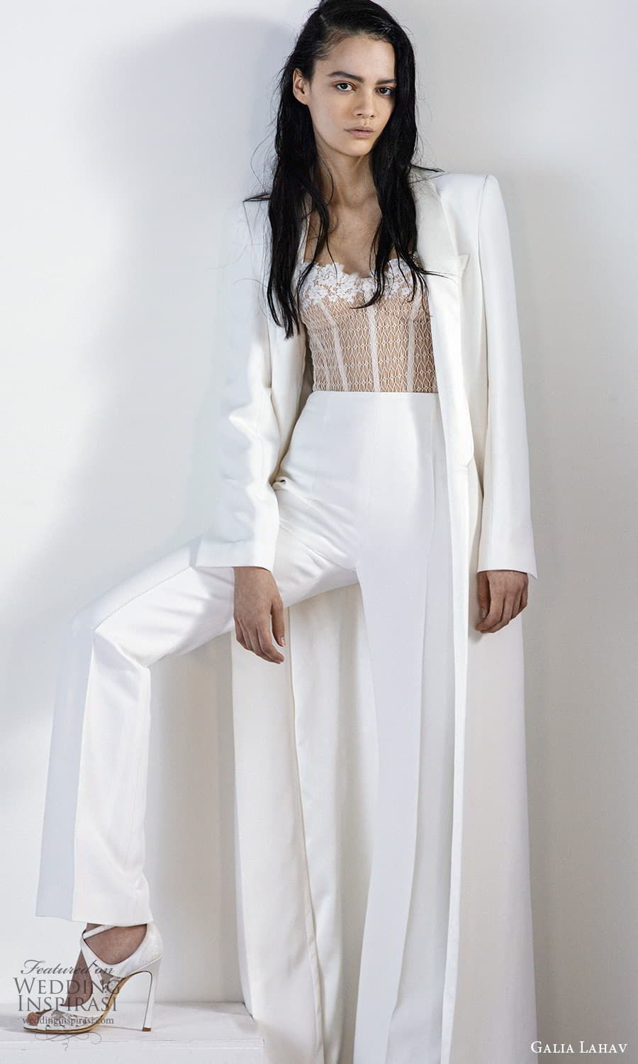 Миниатюра: בד תחרה על בסיס רשת מחוכים