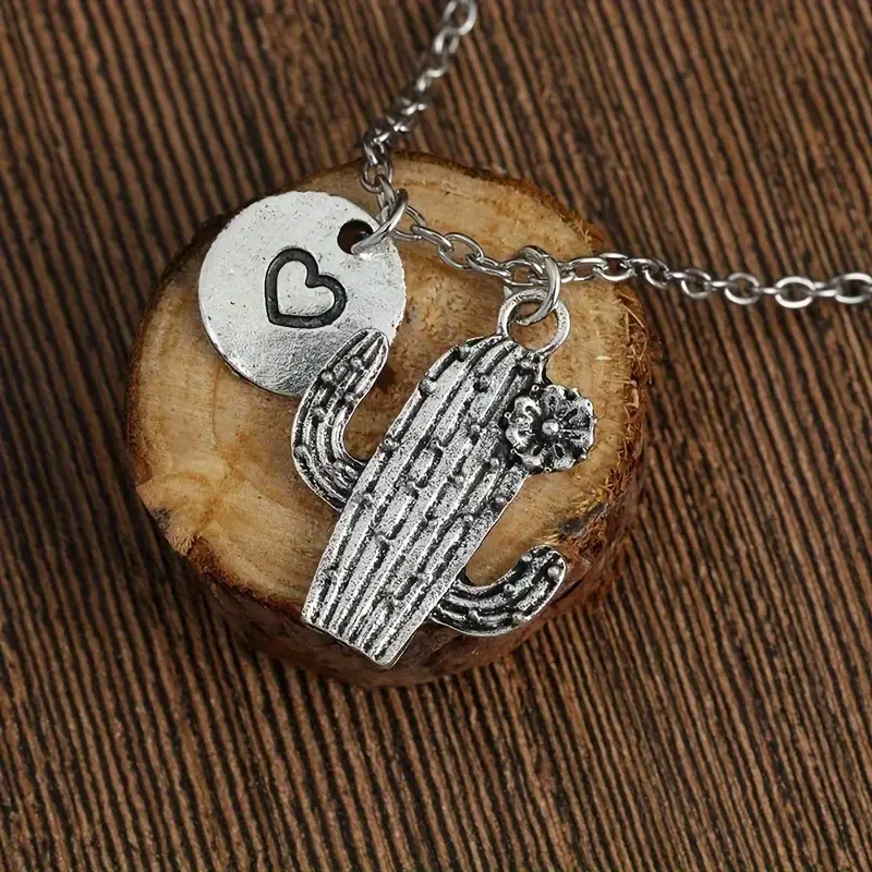 CACTUS NECKLACE FRONT VIEW