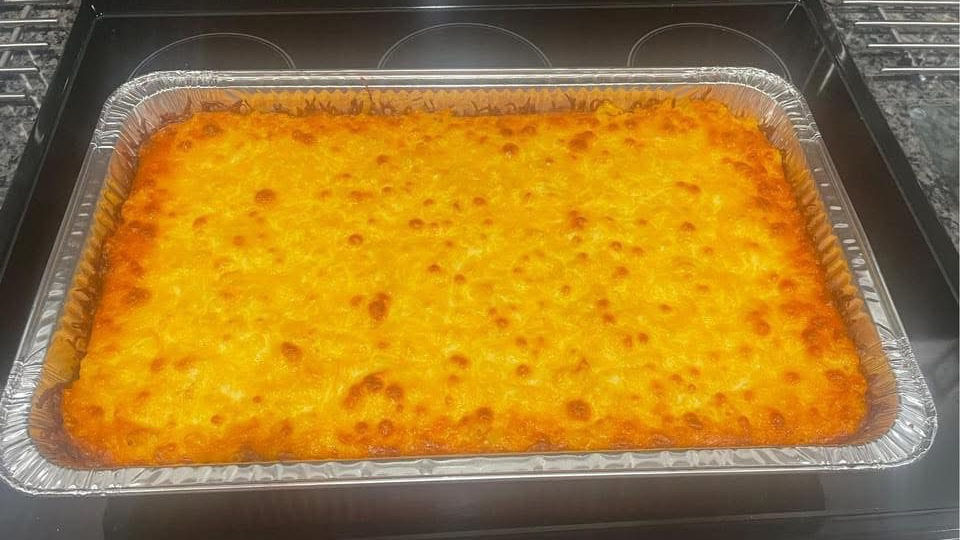 Delicious golden-brown baked mac and cheese