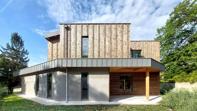 Construction du maison passive au Vésinet par l'agence Charlotte de Boisé Architecture & Design - Façade jardin