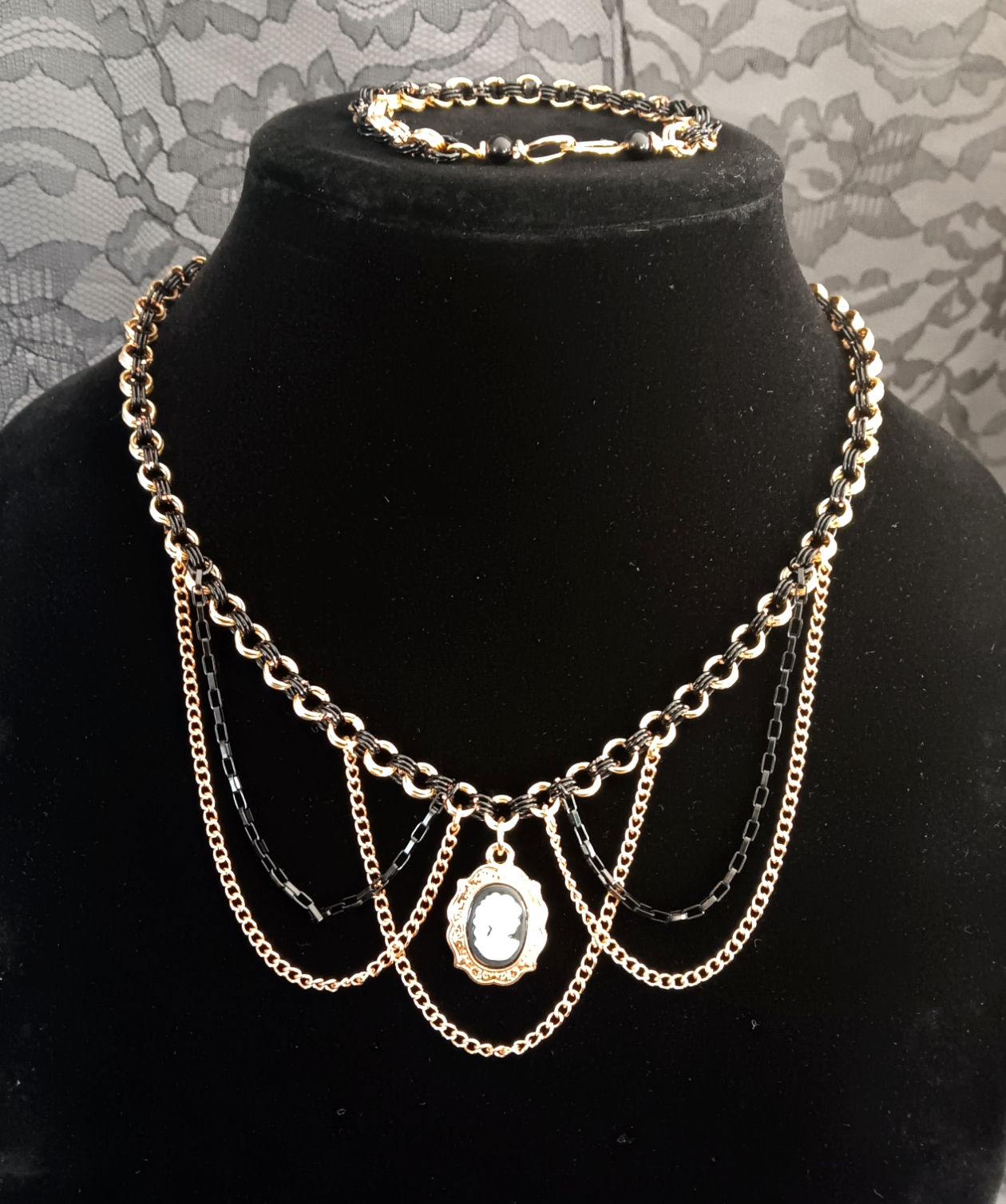 Victorian Veil Cameo Necklace & Bracelet Set