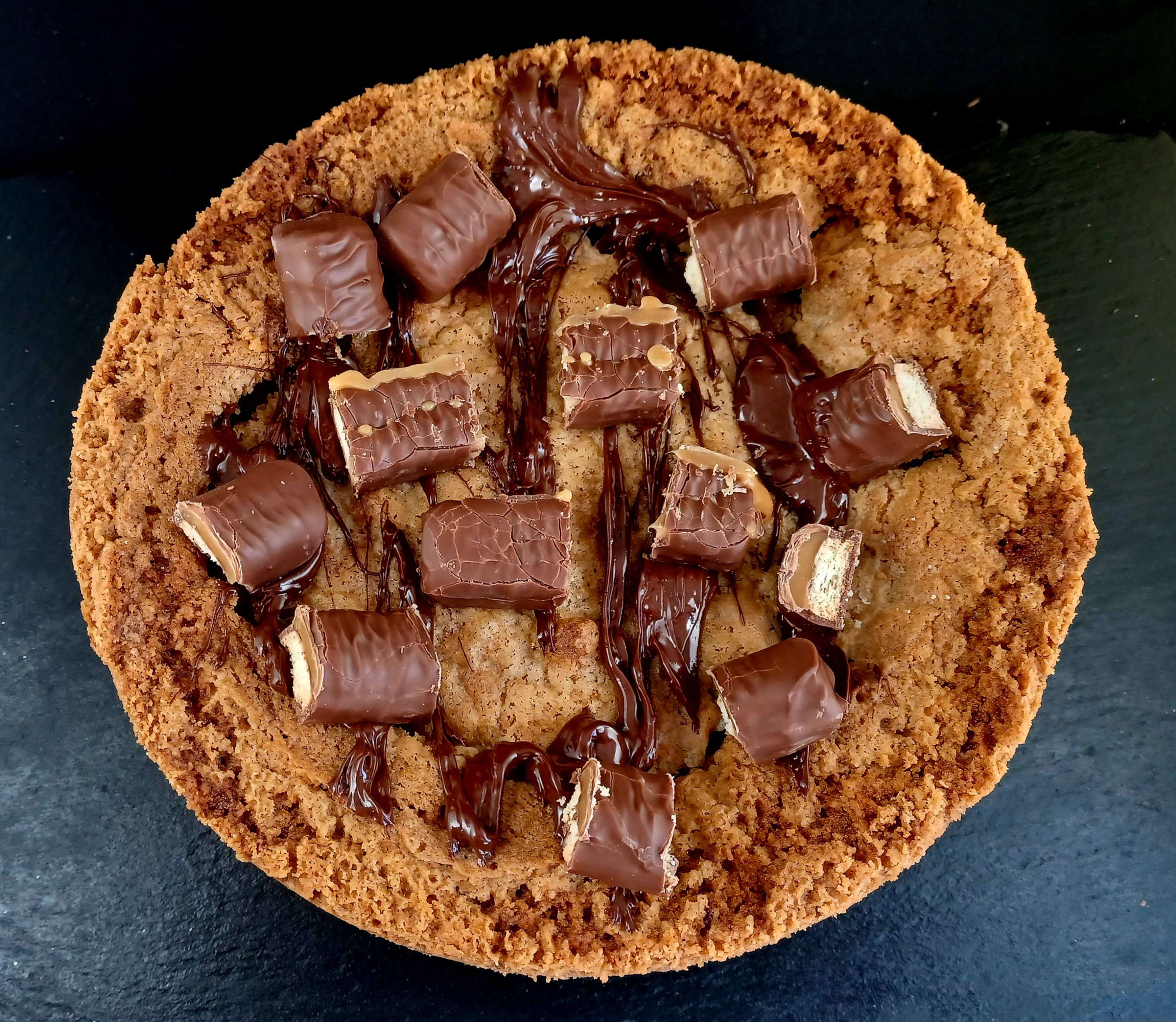 Twix & Choc spread Cookie Pie 