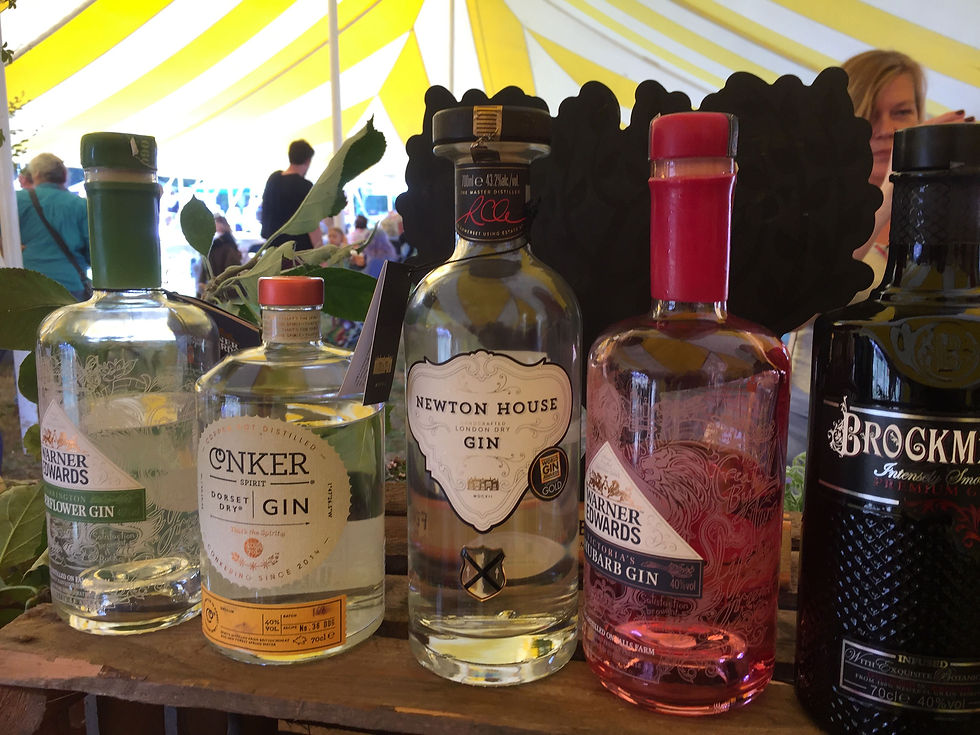 The gin-spirational Dike & Sons are the Oak Fair's main sponsors! 
