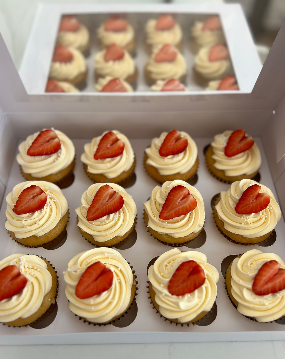 Thumbnail: 12 Buttercream Cupcakes