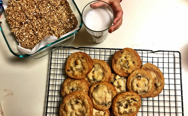 طريقة عمل الكوكيزالهشة بقطع الشوكولا