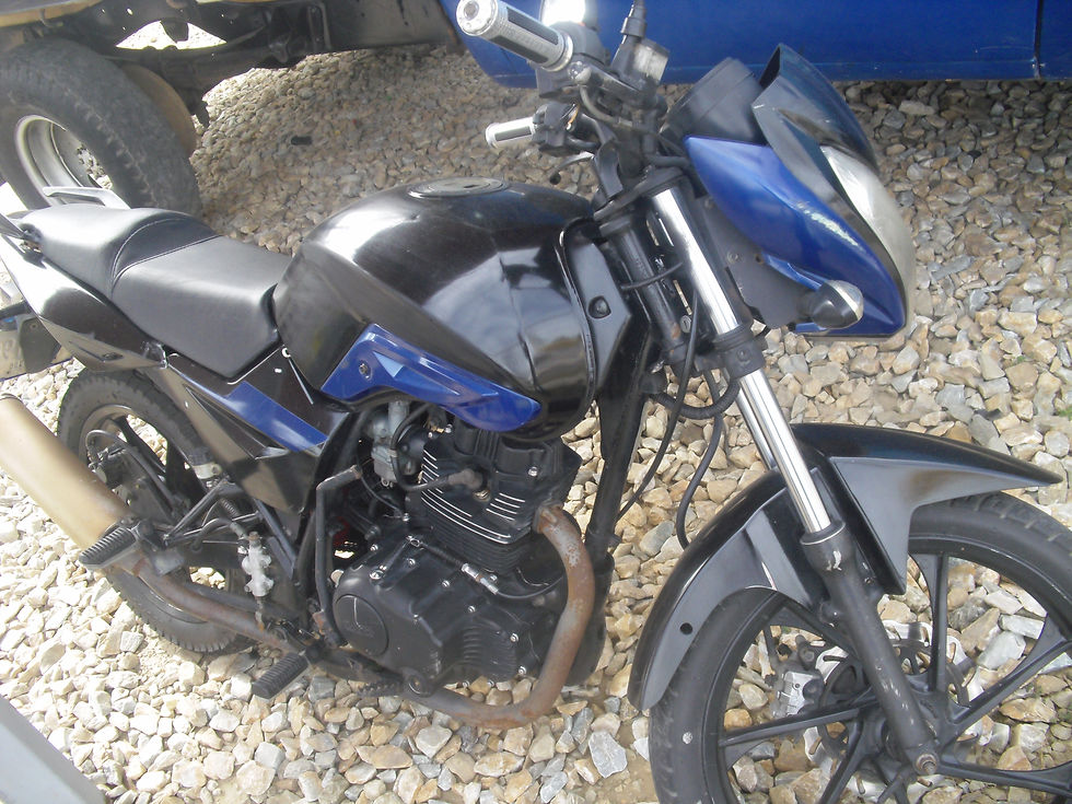 Moto UM