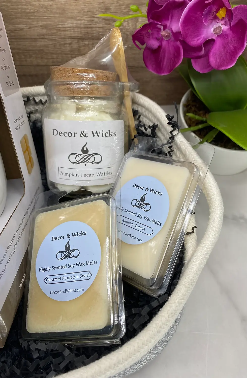 Thumbnail: DecorAndWicks premium long lasting soy wax melts for home fragrance