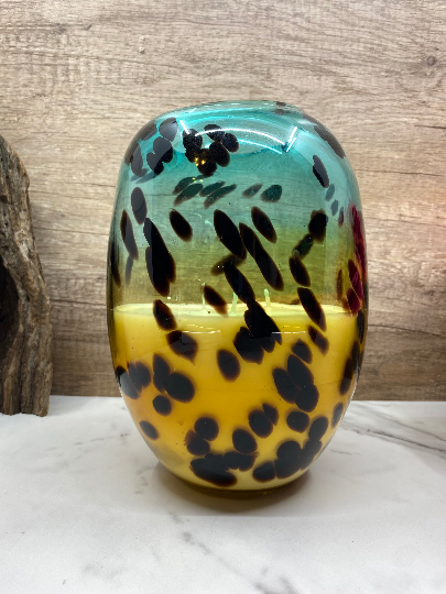 Decor and Wicks tortoise shell vase, extra large hand poured highly scented soy candle. Unique home decor gift.