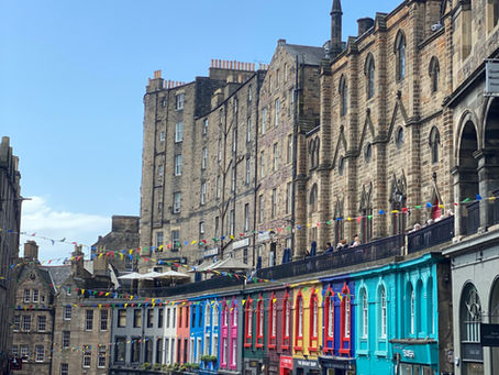 Victoria street in edinburgh