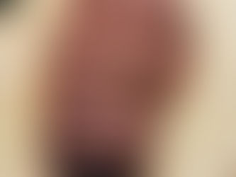 Here is one of our Tomahawk ribeyes cooked to perfection by BBQ expert @artustbbq.