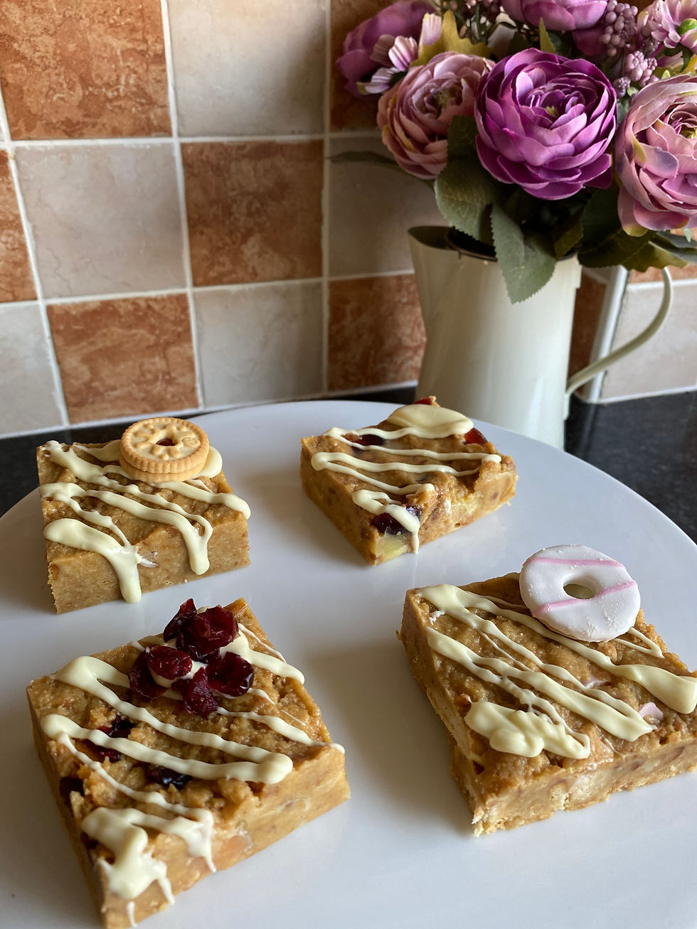 Thumbnail: White Chocolate Tiffin