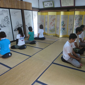 地元有志の方が当山にて座禅体験をしました。