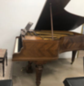 photo salle piano 3_edited.jpg