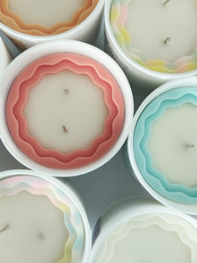 Najboljše naravne dišeče sveče v Sloveniji: odkrijte kakovostne, estetske in raznolike sveče za vsak dom.