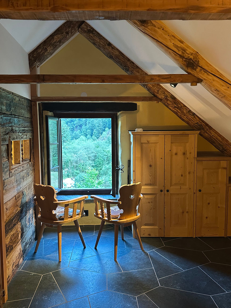 Sicht aus dem Fenster des Masterschlafzimmer in die Natur
