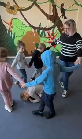 Stary niedźwiedź mocno śpi...