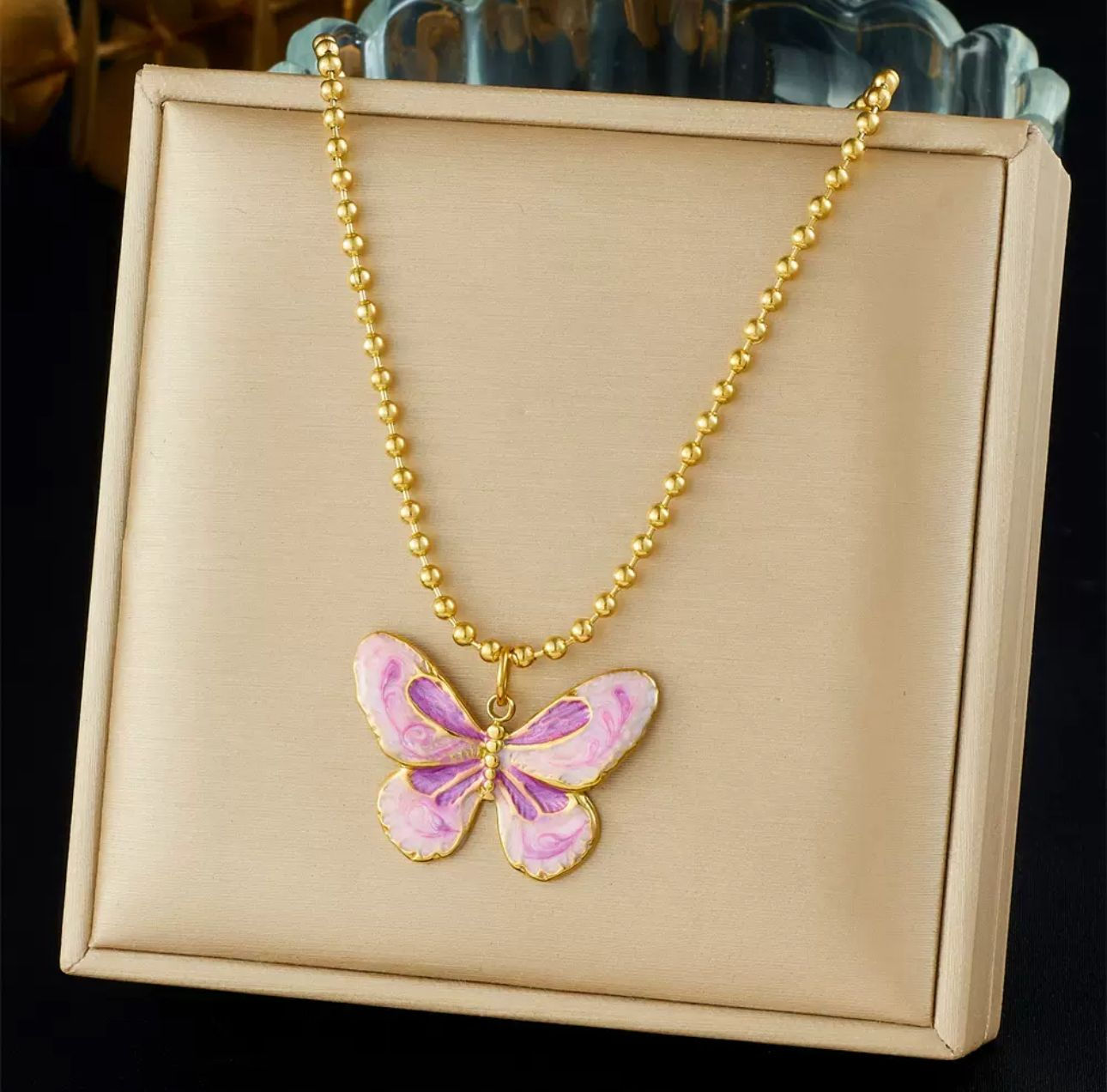 Lily necklace