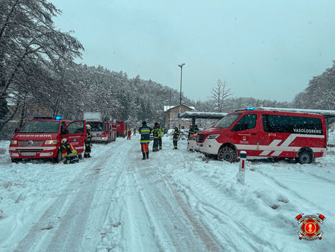 Starker Schneefall fordert die Feuerwehr