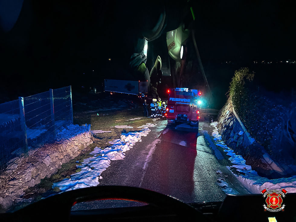 Bergung eines Sattelschleppers im Ortsgebiet