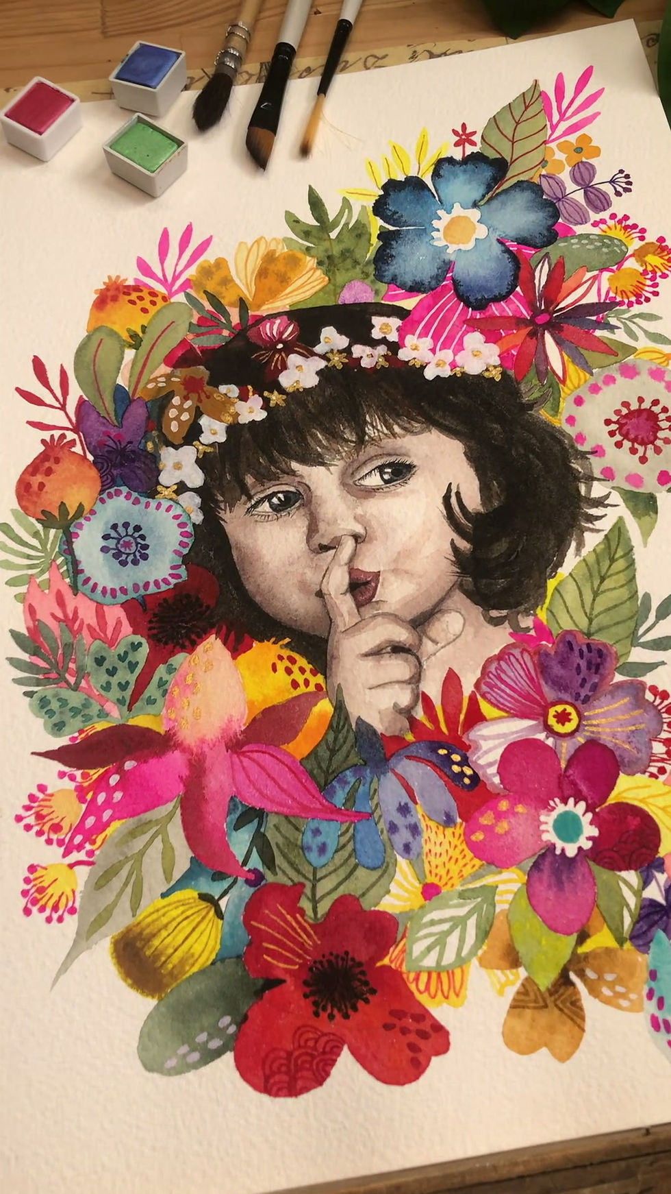 Thumbnail: Impression murale raffinée, scène enfantine au cœur d’un monde floral coloré.