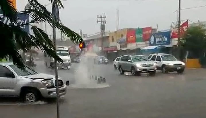 ¡¡REVIENTA SORPRESIVA "FUENTE" EN LOS MOCHIS!!