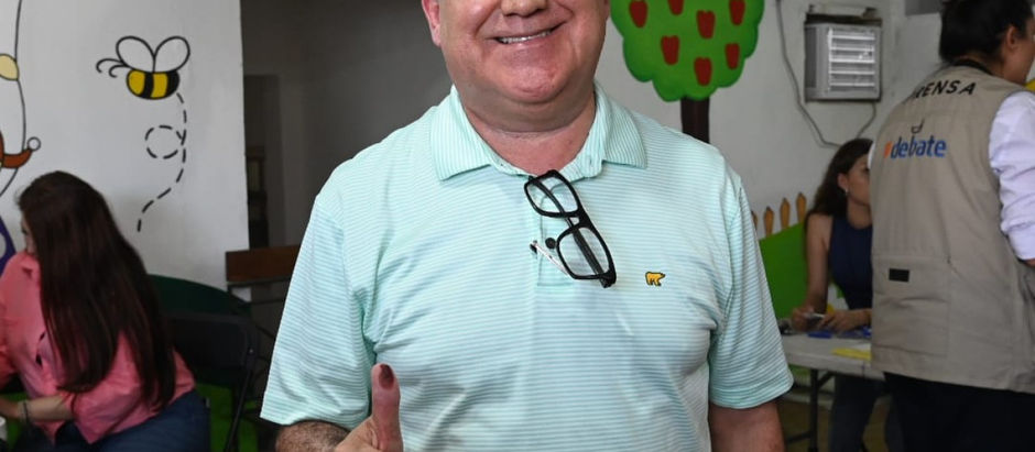 Es obligación como ciudadano cumplir con este deber cívico: Rector de la UAS, doctor Jesús Madueña Molina al emitir su voto