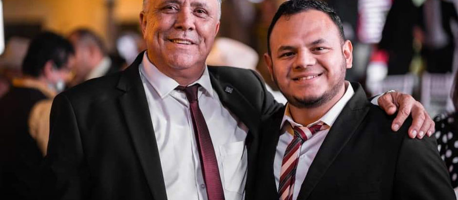 ¡¡JEFE DE PRENSA DE GILDARDO LEYVA PIDE "MOCHES" POR CONTRATOS!!