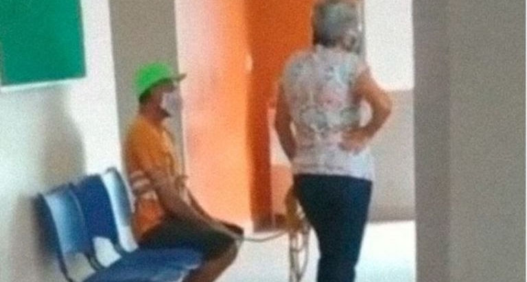 ¡¡AMARRADO LO LLEVO SU ESPOSA A VACUNAR!!