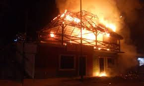 ¡¡PIROMANIACO QUEMA 2 PALAPAS EN LA REFORMA!!